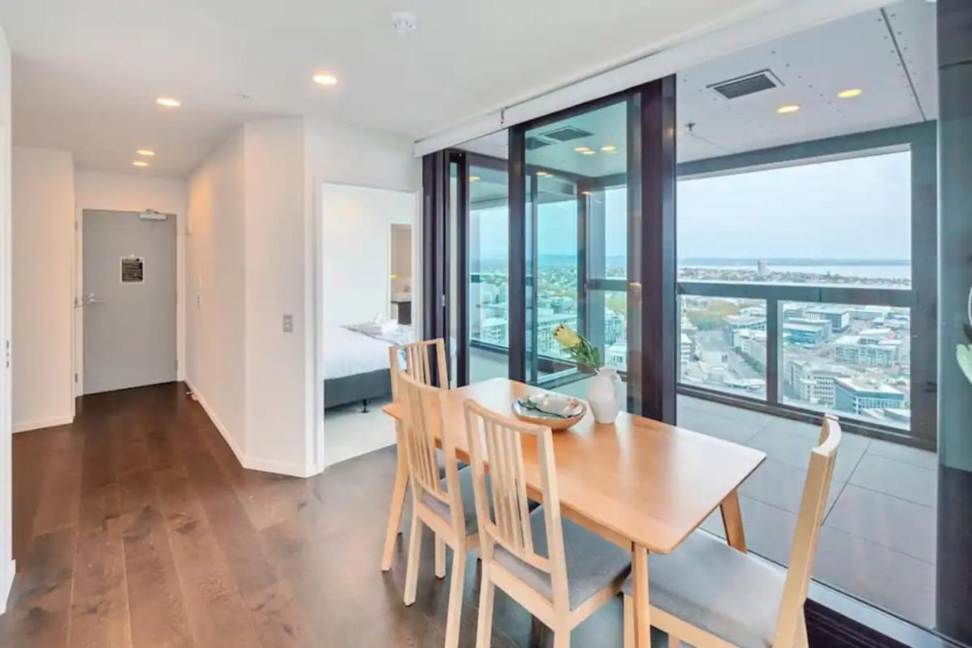 Magnificent Skytower, Sea, Habour View In Cbd Apartment Auckland Exterior foto
