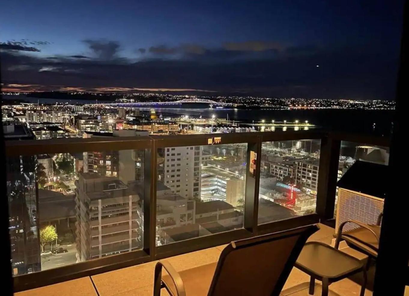 Magnificent Skytower, Sea, Habour View In Cbd Apartment Auckland Exterior foto